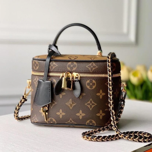 Bag Vanity PM & Frame Sandals – LVT